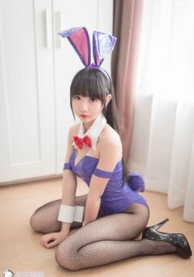 女教师含羞撅起屁股粗暴