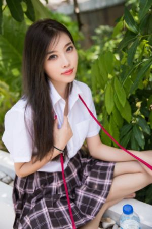 《安达与岛村》